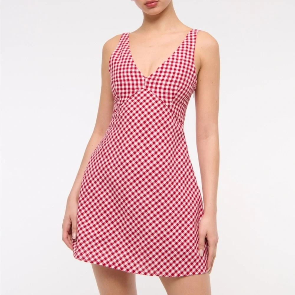 Abercrombie & Fitch Red and White Gingham V-Neck Dress - Picture 1 of 5